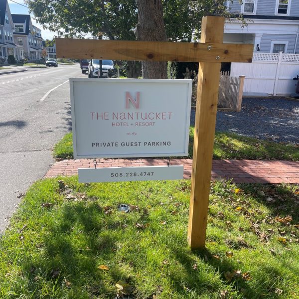 A sign about parking at The Nantucket Hotel